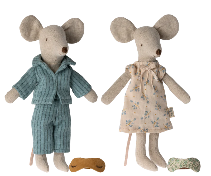 Mum & Dad Mice in Cigar Bo