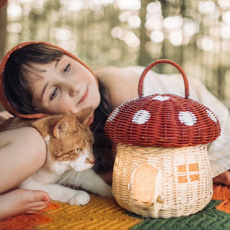 RATTAN MUSHROOM BASKET red
