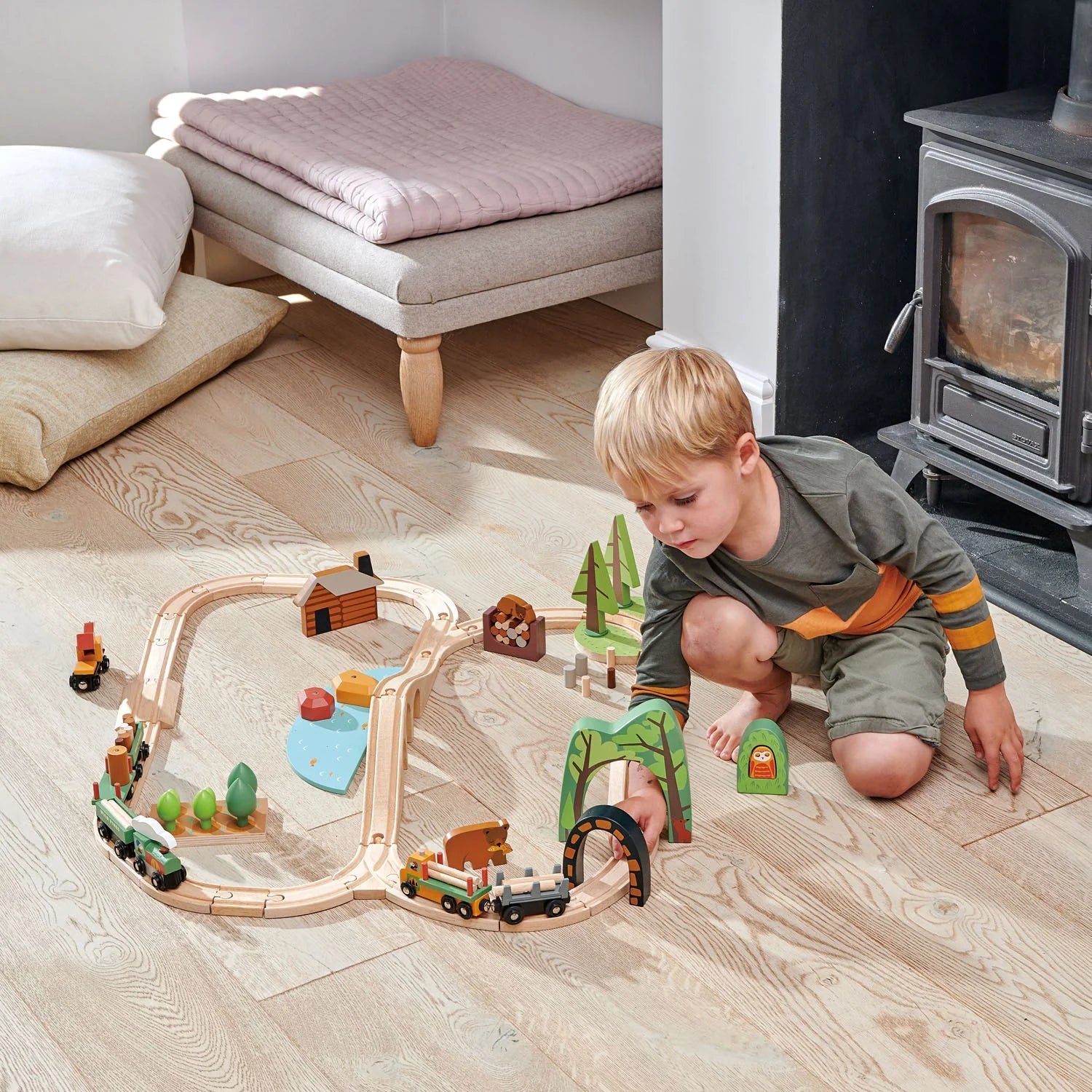 Wild Pines train Set