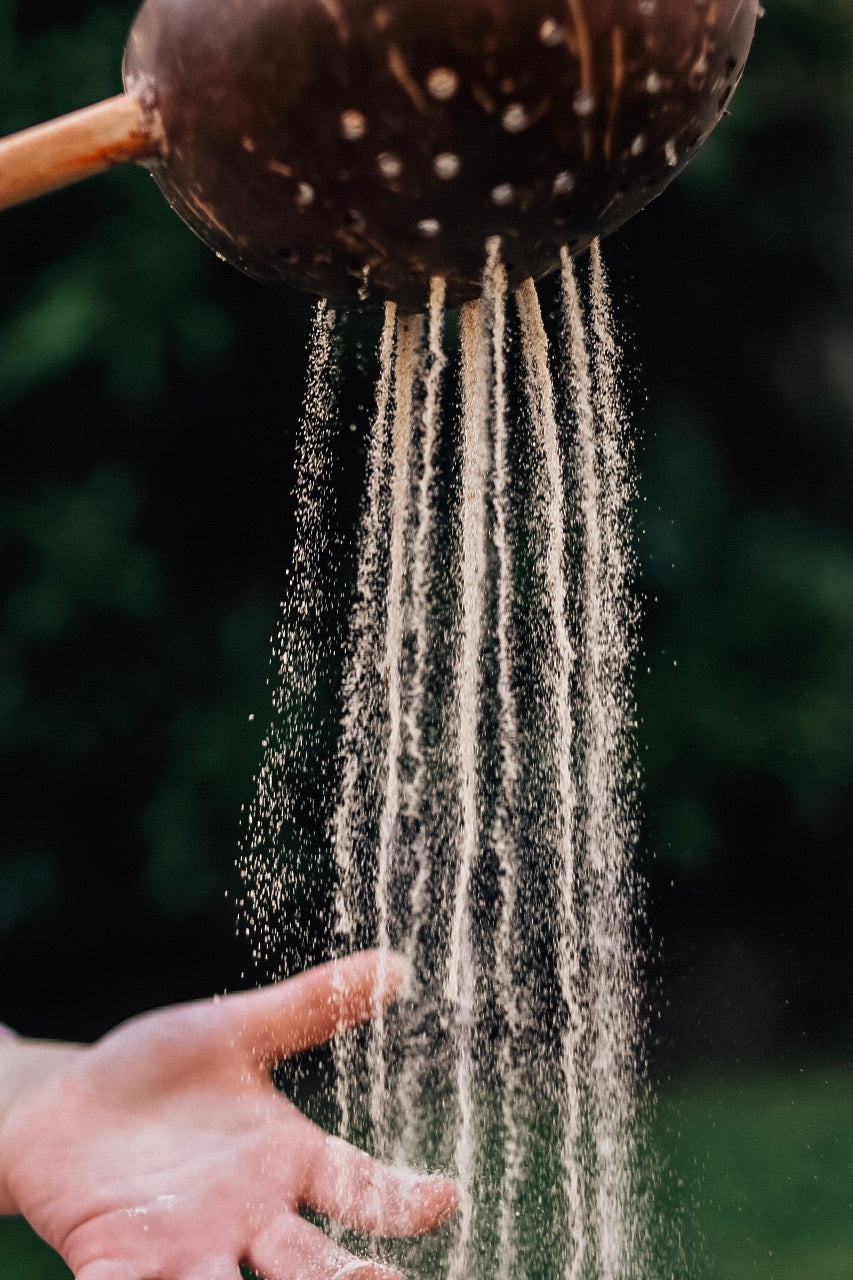 Coconut shell sand scoop