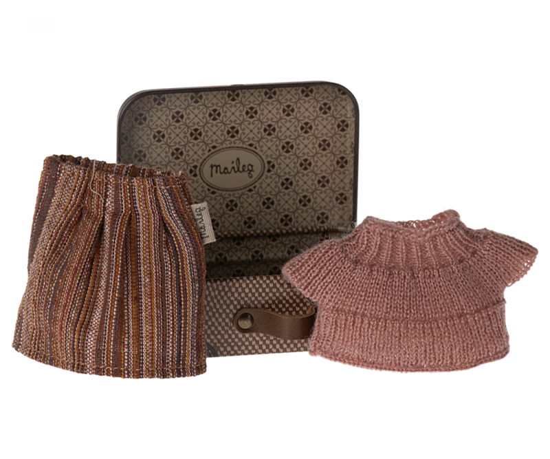 Knitted blouse and skirt in suitcase, Grandma mouse