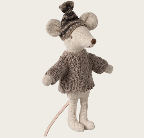 Knitted sweater and hat, Big Brother mouse
