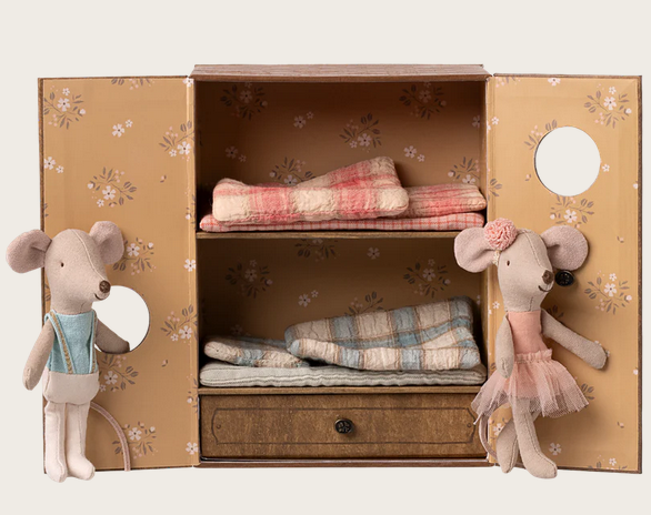 Ballet mice in dance studio, Little sister and brother