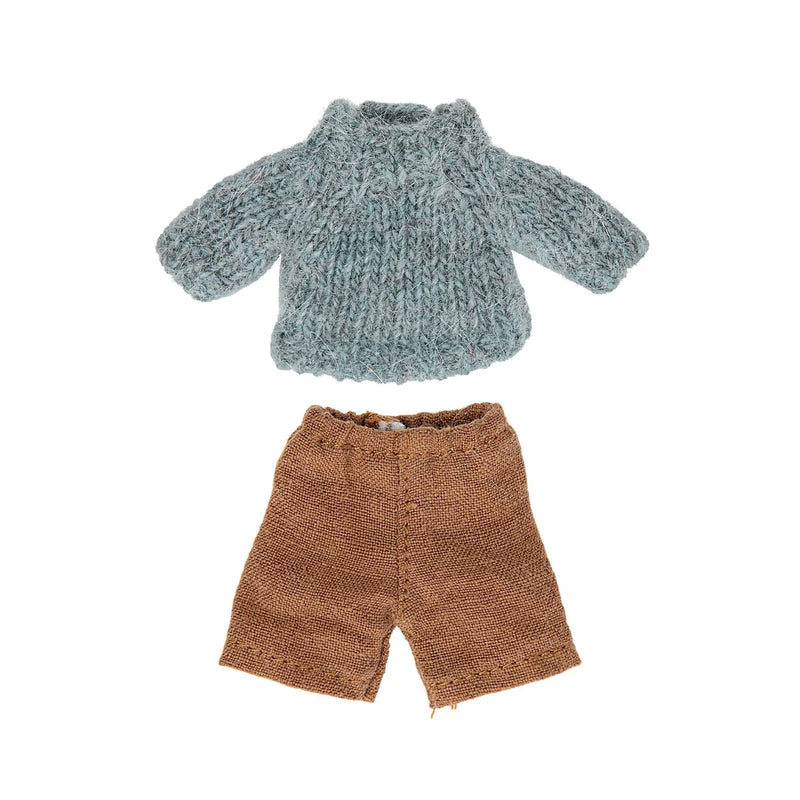 Knitted sweater and pants for big brother mouse