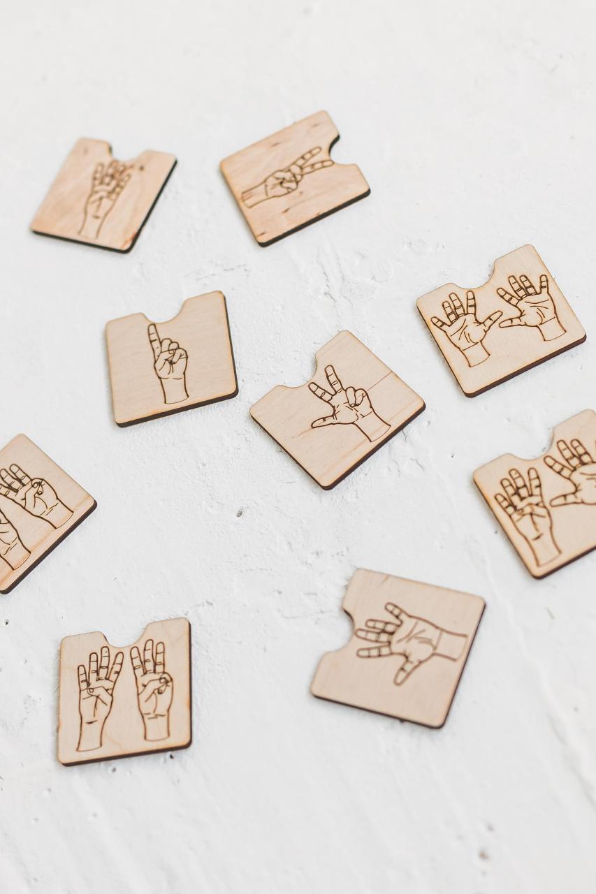 Wooden finger counting cards